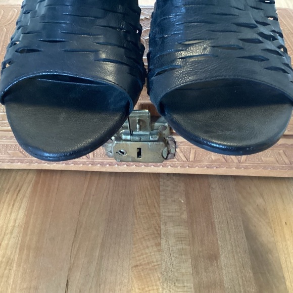 Franco Sarto Salito Boho, Black Openwork Leather Back Zip Stacked Heel 8.5M GUC - Picture 5 of 11